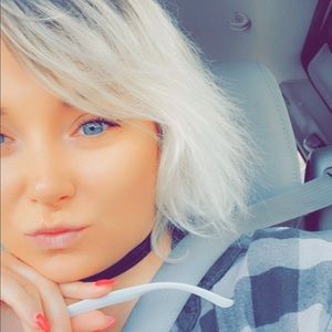 Meet your Posher, Holly